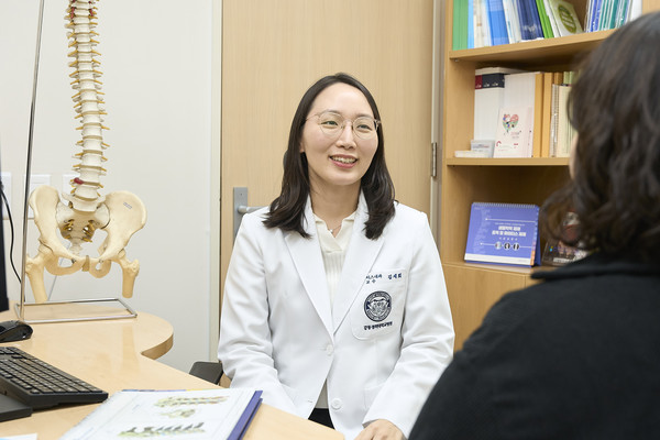 손가락 붓고 욱신? ‘이 병’ 방치했다간 관절 망가진다